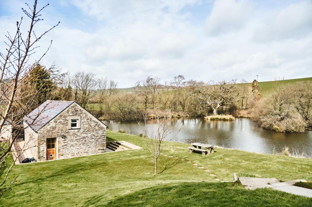 Penuwch Boathouse- Lakeside Rural Cottage Ideal For Families With Indoor Heated Pool Carmarthen Exterior photo