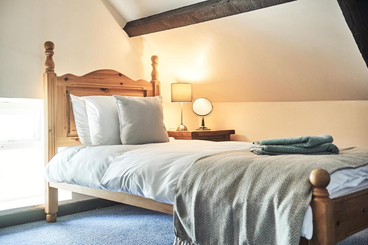 Penuwch Boathouse- Lakeside Rural Cottage Ideal For Families With Indoor Heated Pool Carmarthen Exterior photo