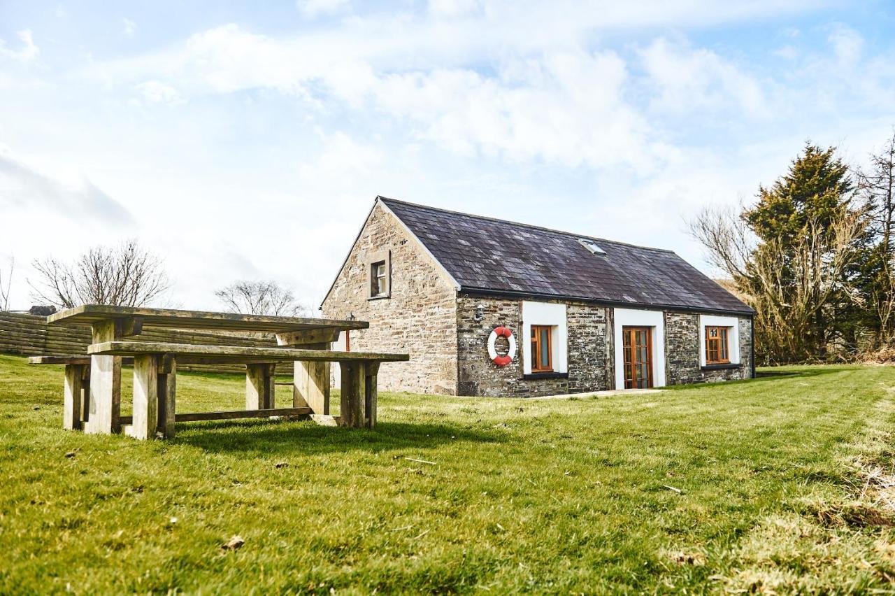 Penuwch Boathouse- Lakeside Rural Cottage Ideal For Families With Indoor Heated Pool Carmarthen Exterior photo